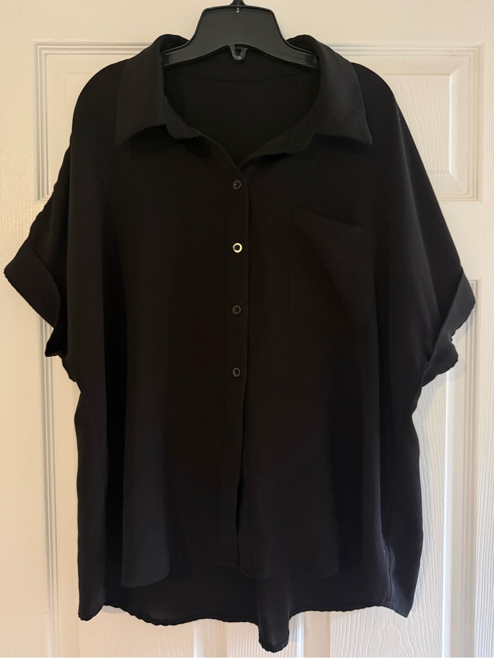 SHEIN Black Relaxed Button-Front Collared Blouse
